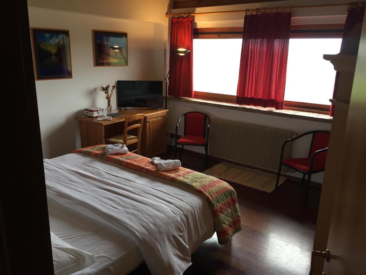 Qui Wolf Udine Hotel Collalto Eksteriør billede
